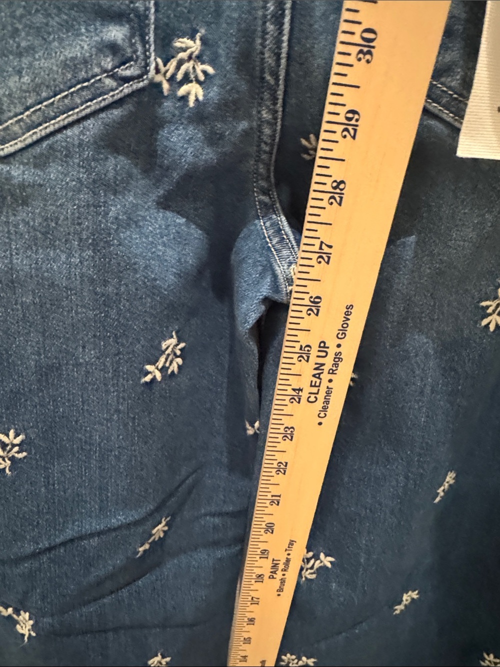 Risen LA wide-Leg Embroidered Jeans in Medium Blue — with Tummy Control - Picture 5 of 9